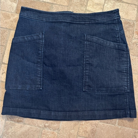 Loft Dark Denim Skirt with Front Pockets, Size 12, Comfort Casual Skirt - Picture 2 of 6